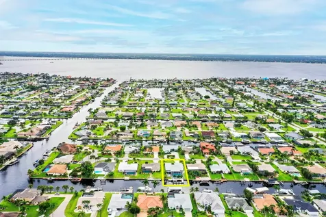 3328 SE 18th Avenue Cape Coral FL 33904