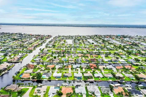 3328 SE 18th Avenue Cape Coral FL 33904