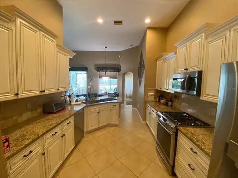 7667 Nottinghill Sky Drive Apollo Beach FL 33572