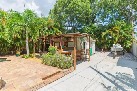 847 41st Avenue N St Petersburg FL 33703