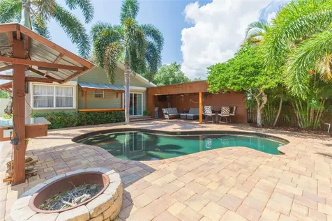 847 41st Avenue N St Petersburg FL 33703