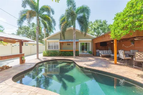 847 41st Avenue N St Petersburg FL 33703