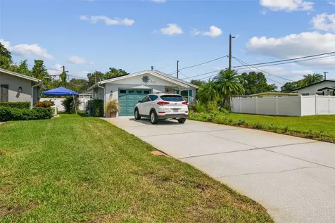 221 92nd Avenue N St Petersburg FL 33702