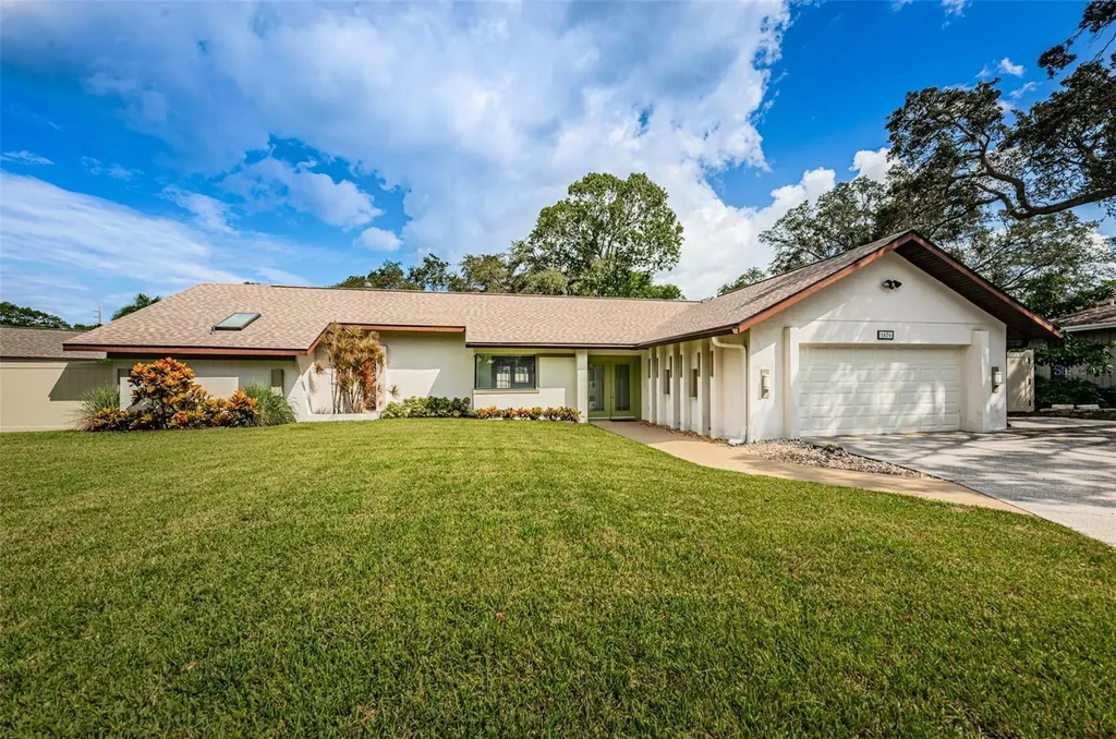 1676 Oak Place Clearwater FL 33755