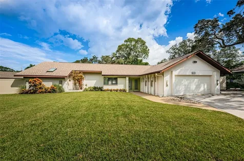 1676 Oak Place Clearwater FL 33755