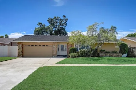 7724 62nd Avenue N St Petersburg FL 33709