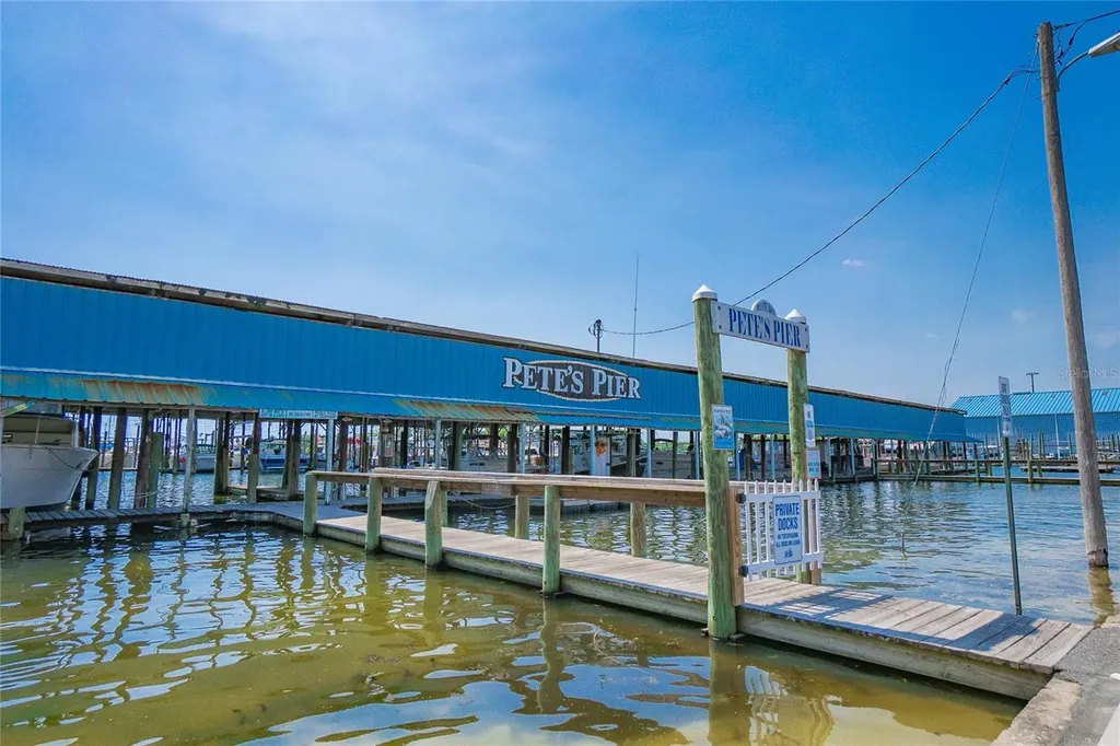 464 NE 2nd Street Crystal River FL 34429