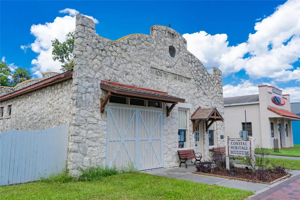 464 NE 2nd Street Crystal River FL 34429