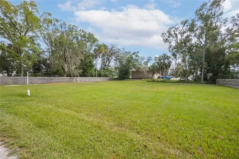 464 NE 2nd Street Crystal River FL 34429
