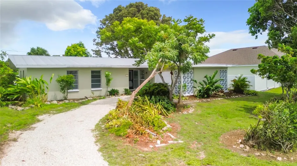 917 SE 25th Lane Cape Coral FL 33904