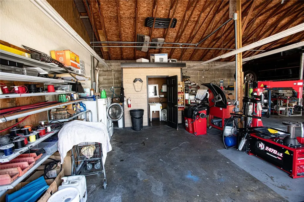 14827 Us Highway 19 Hudson FL 34667