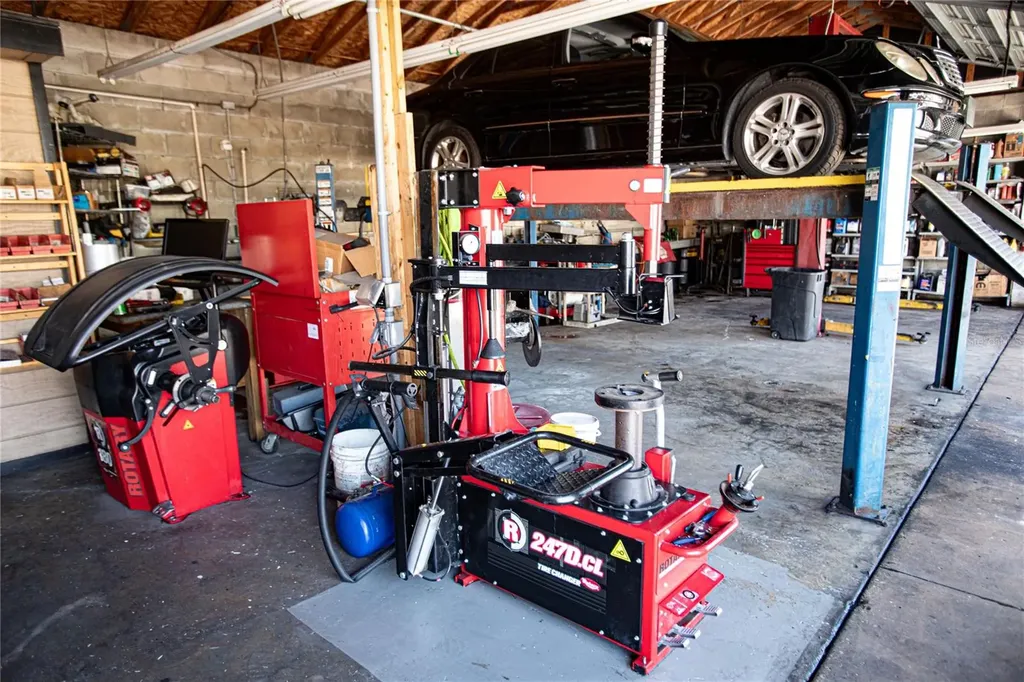 14827 Us Highway 19 Hudson FL 34667