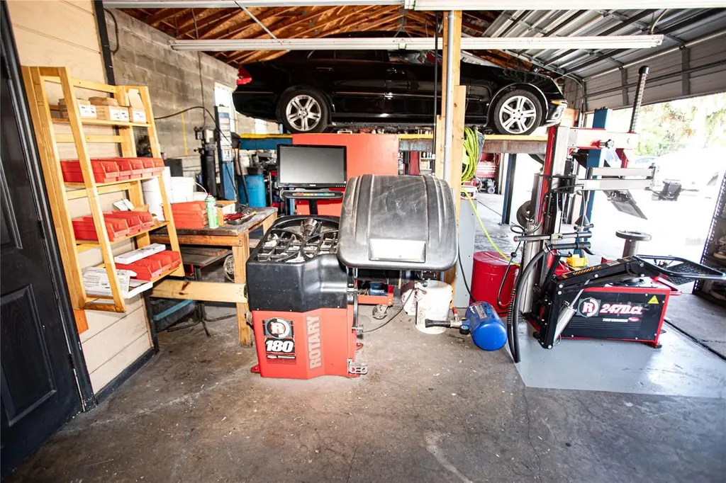 14827 Us Highway 19 Hudson FL 34667