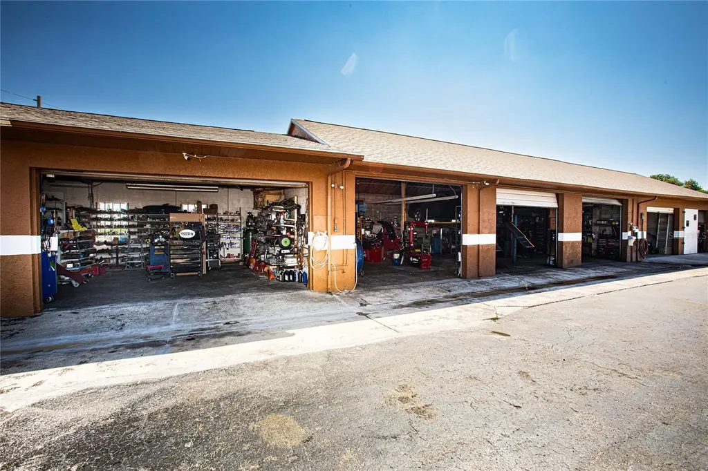 14827 Us Highway 19 Hudson FL 34667