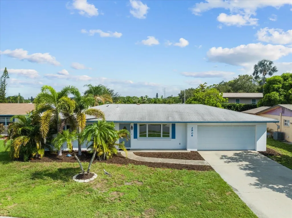 2906 22nd Avenue W Bradenton FL 34205