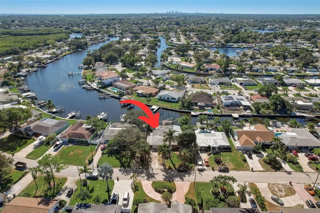 9520 Sun Isle Drive NE St Petersburg FL 33702