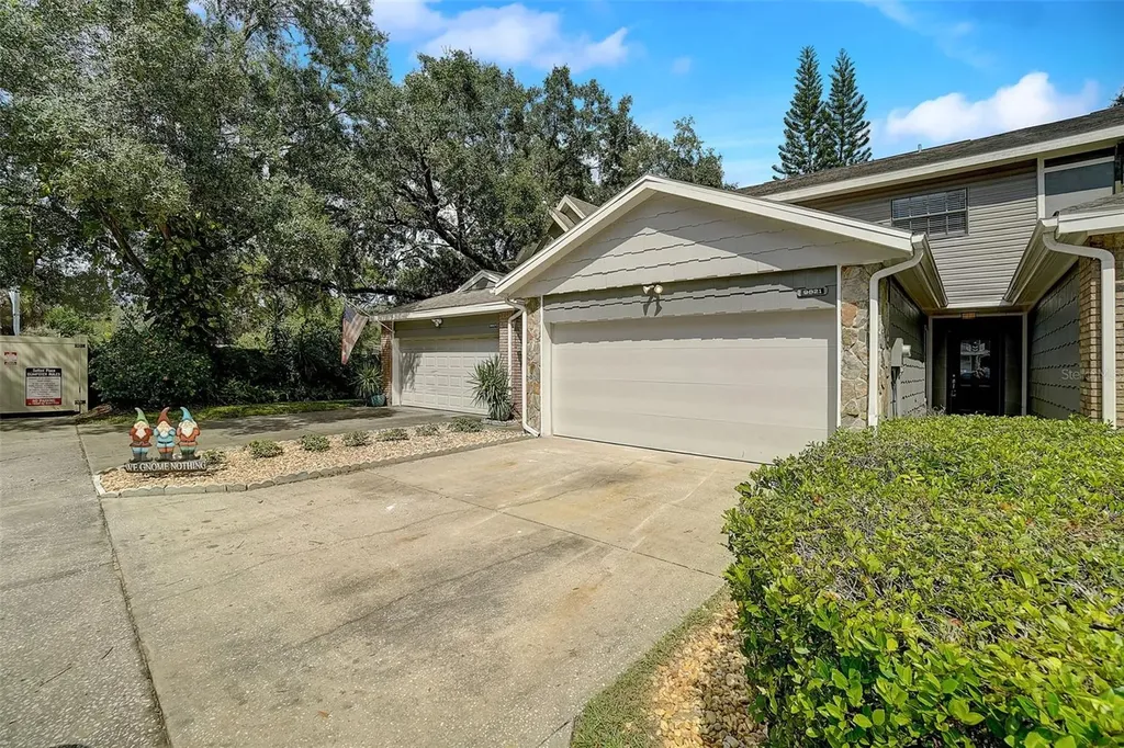 9821 Brownstone Drive Tampa FL 33612