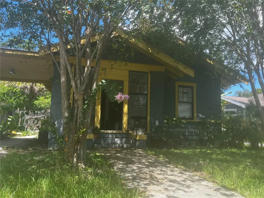 916 E New Orleans Avenue Tampa FL 33603