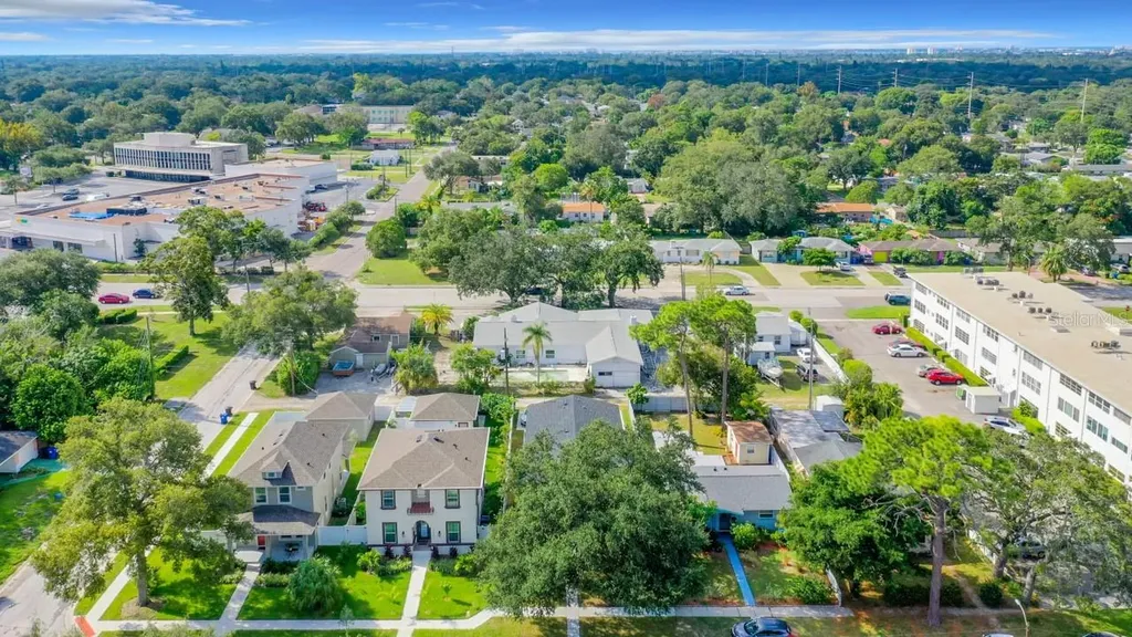 5022 10th Avenue N St Petersburg FL 33710