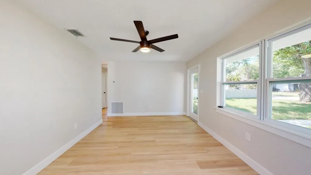 5022 10th Avenue N St Petersburg FL 33710
