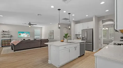 2915 1st Avenue S St Petersburg FL 33712