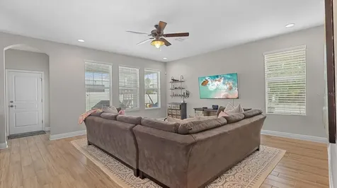 2915 1st Avenue S St Petersburg FL 33712