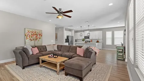 2915 1st Avenue S St Petersburg FL 33712