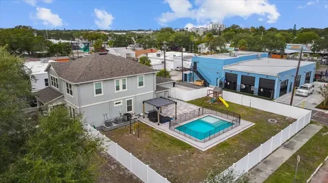 2915 1st Avenue S St Petersburg FL 33712
