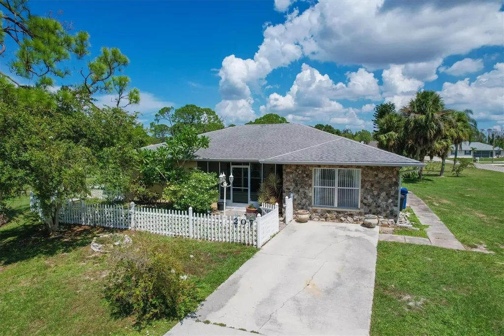 207 Pine Glen Court Englewood FL 34223