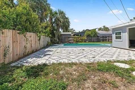 810 Helena Drive Largo FL 33770