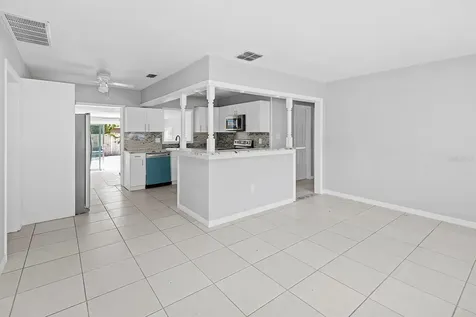 810 Helena Drive Largo FL 33770