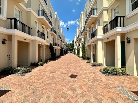 424 Regent Lane N St Petersburg FL 33701