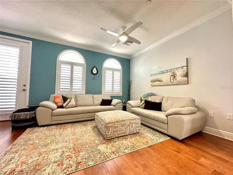 424 Regent Lane N St Petersburg FL 33701