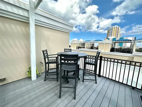 424 Regent Lane N St Petersburg FL 33701