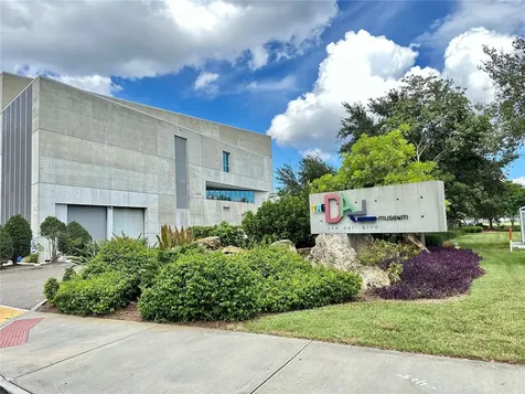 424 Regent Lane N St Petersburg FL 33701