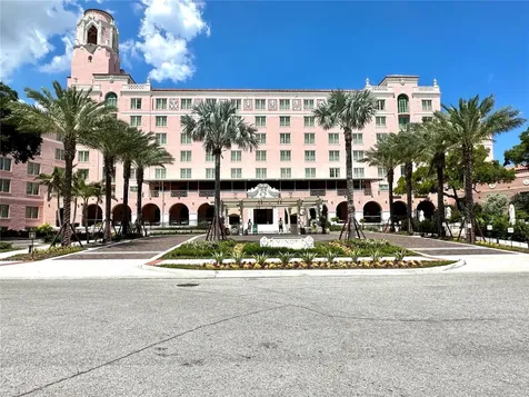 424 Regent Lane N St Petersburg FL 33701