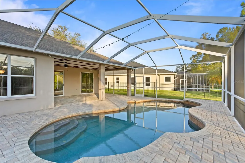 10750 Ayshire Drive Tampa FL 33626