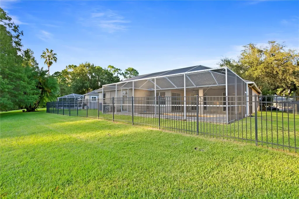 10750 Ayshire Drive Tampa FL 33626
