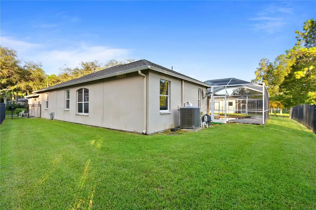 10750 Ayshire Drive Tampa FL 33626