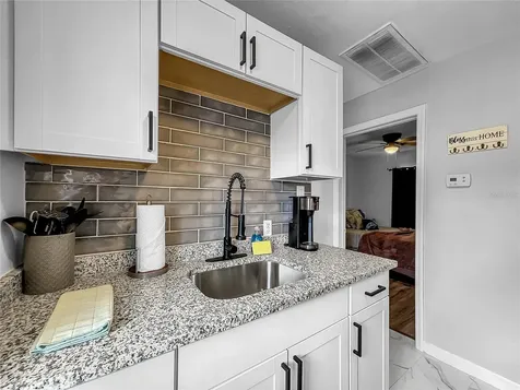604 Mclennan Street Clearwater FL 33756