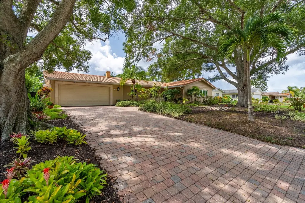 3504 Brookline Drive Sarasota FL 34239