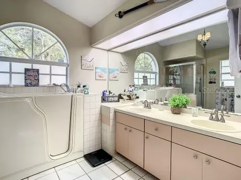 6504 Huntington Drive Zephyrhills FL 33542