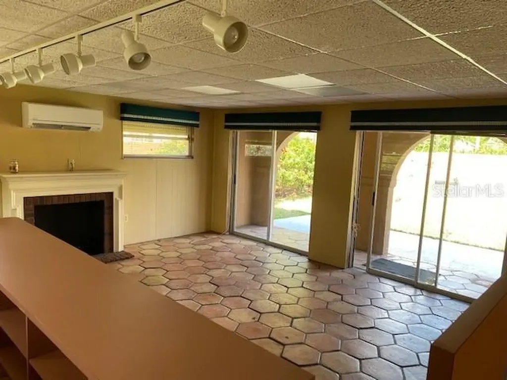 4715 7th Avenue W Bradenton FL 34209