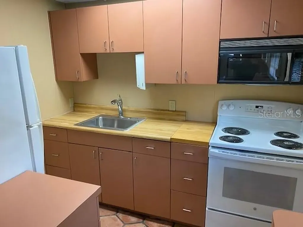 4715 7th Avenue W Bradenton FL 34209