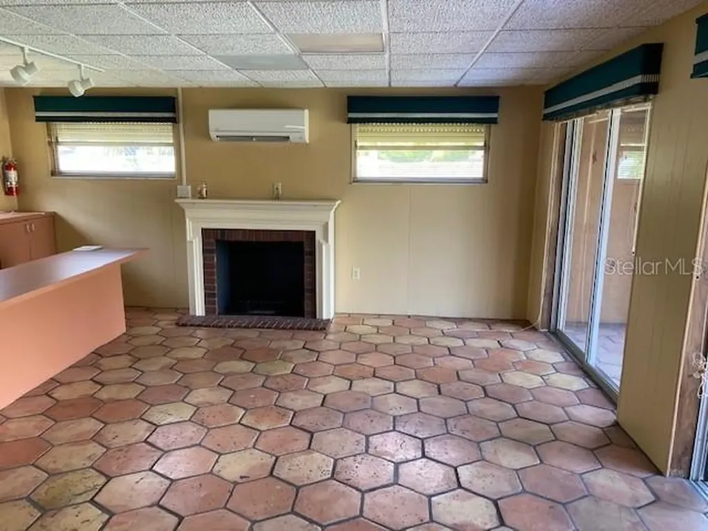 4715 7th Avenue W Bradenton FL 34209