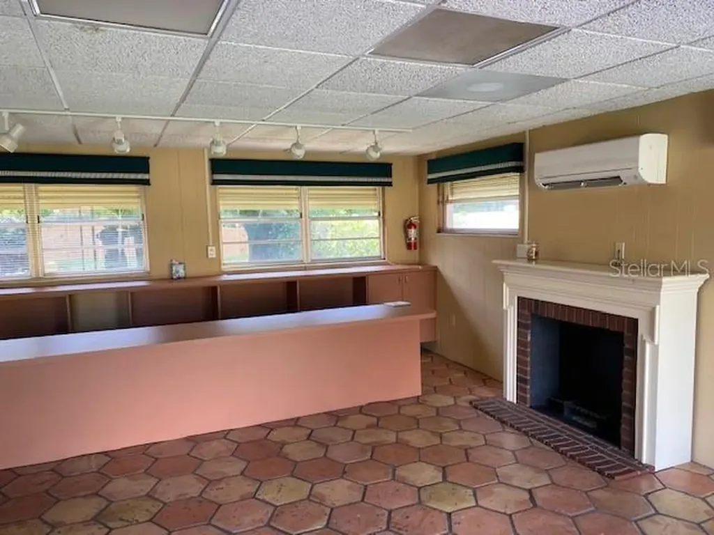 4715 7th Avenue W Bradenton FL 34209