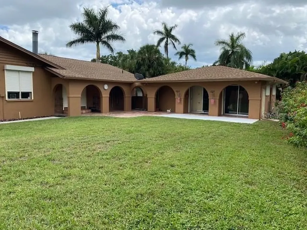 4715 7th Avenue W Bradenton FL 34209