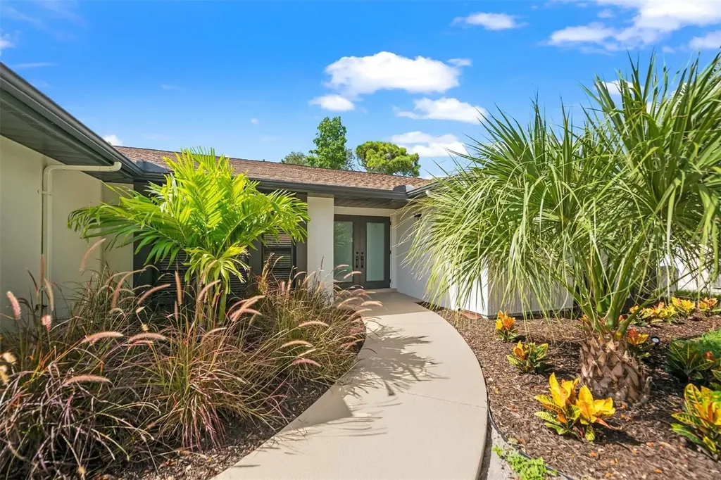 2516 Regatta Drive Sarasota FL 34231