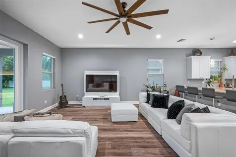 1821 Oak Street Clearwater FL 33760