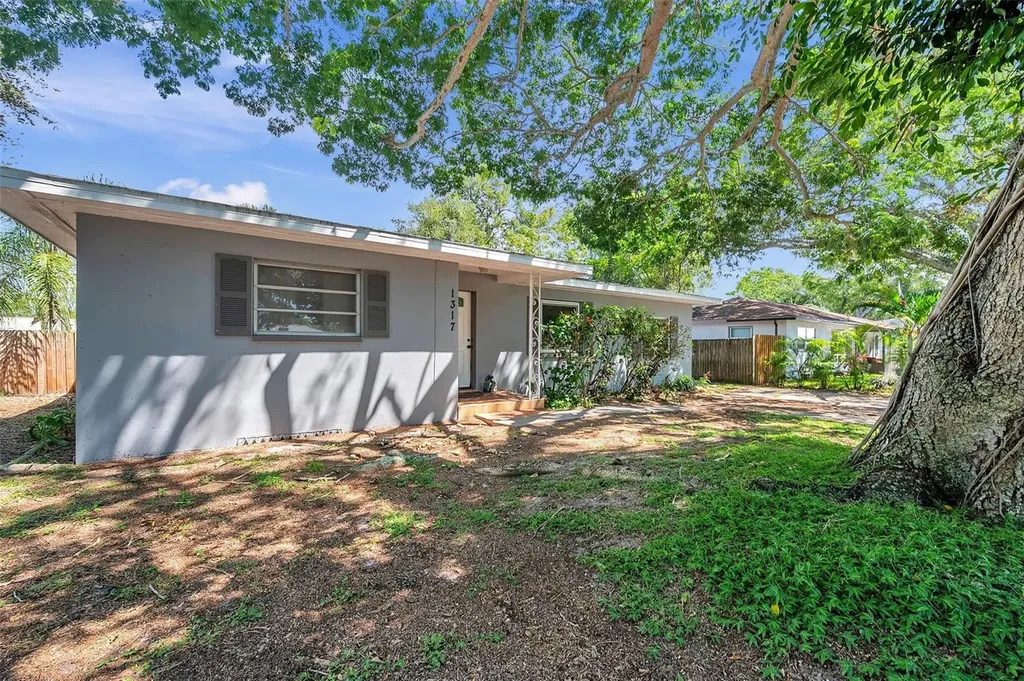 1317 S Betty Lane Clearwater FL 33756
